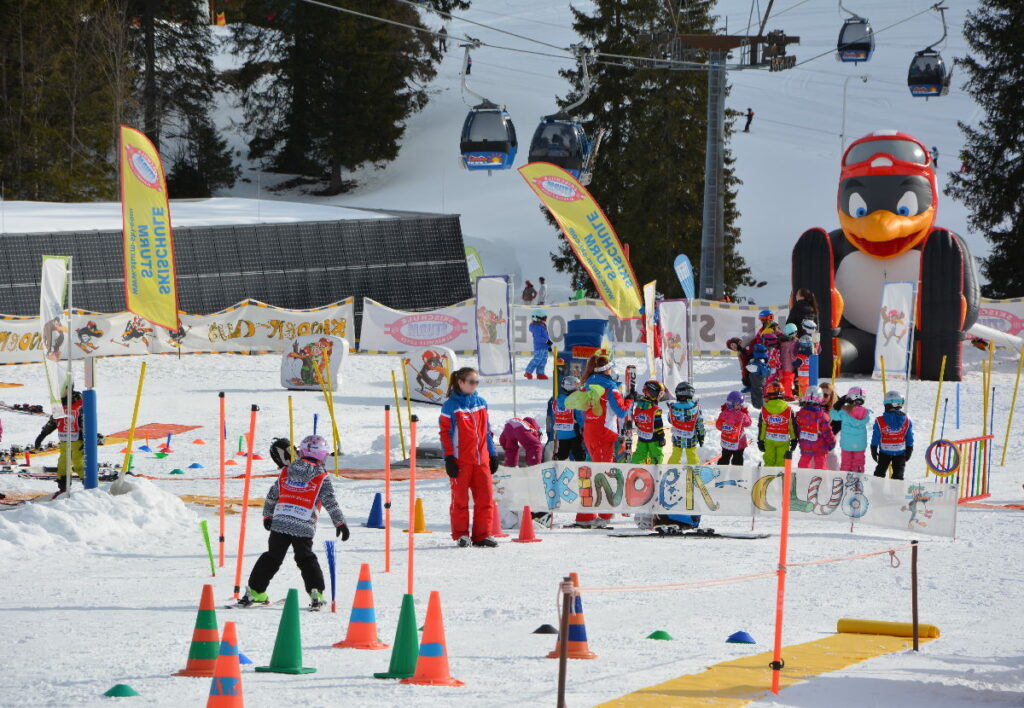 Skiurlaub mit Kindern Österreich - das ist das tolle Übungsgelände der Skialm Lofer