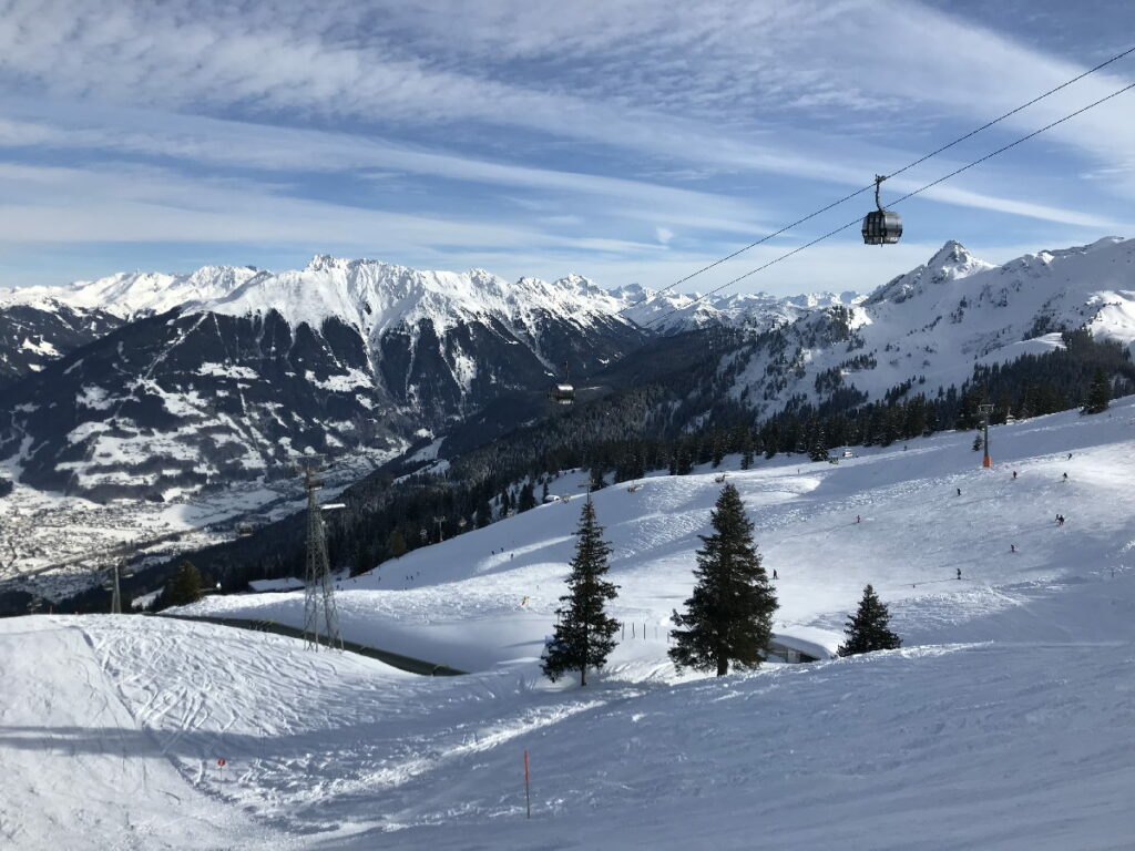 Skiurlaub mit Kindern Österreich - viele tolle Skigebiete locken, so wie hier der Golm im Montafon
