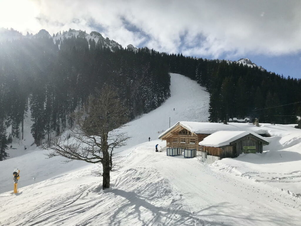 Skiurlaub mit Kindern Deutschland - und auf der Kolbensattelhütte einkehren